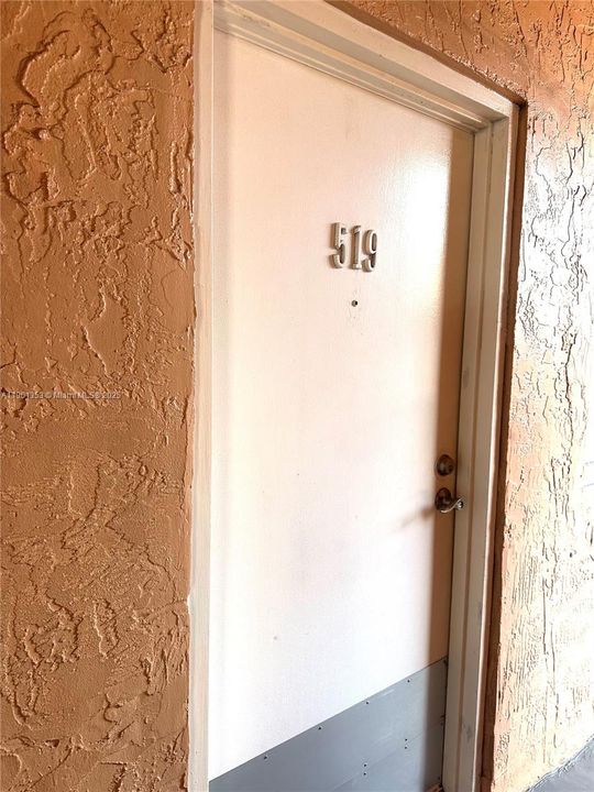 For Sale: $280,000 (2 beds, 2 baths, 760 Square Feet)