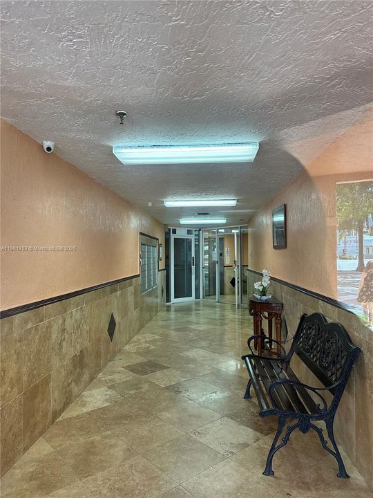 For Sale: $280,000 (2 beds, 2 baths, 760 Square Feet)