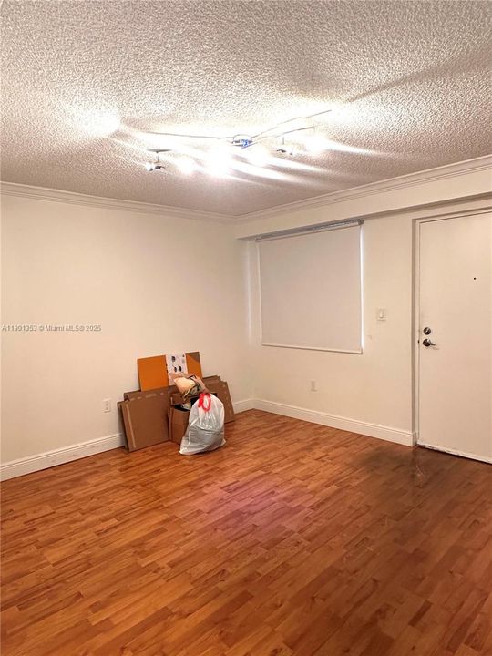 For Sale: $280,000 (2 beds, 2 baths, 760 Square Feet)