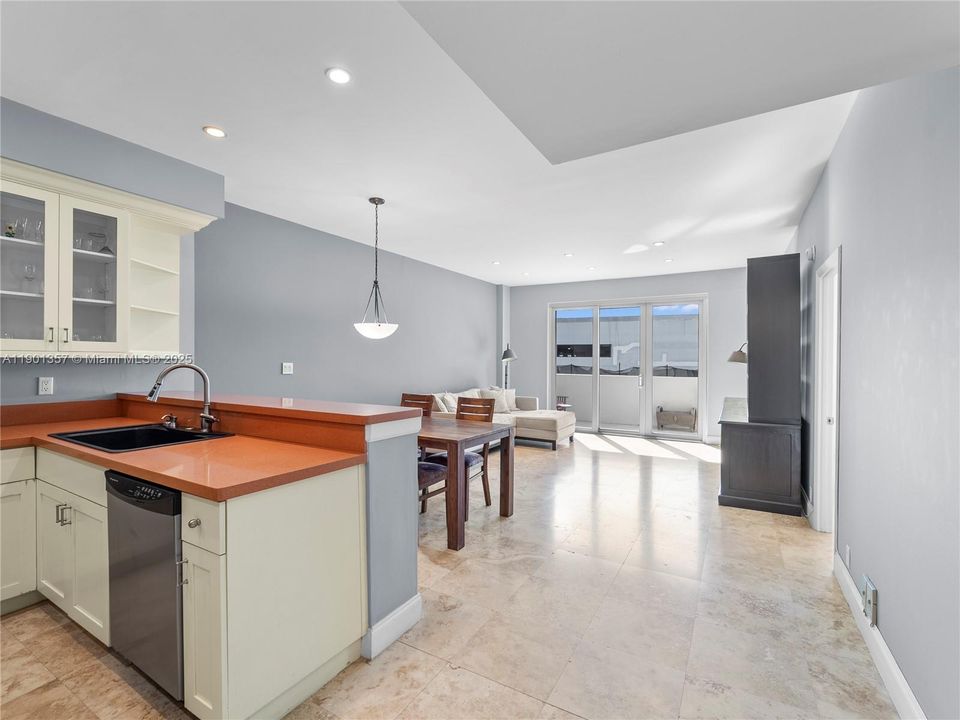 En Venta: $499,000 (1 camas, 1 baños, 950 Pies cuadrados)