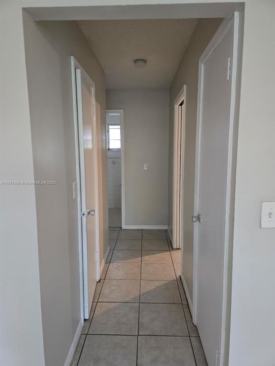 Под контрактом: $1,500 (1 спален, 1 ванн, 730 Квадратных фут)