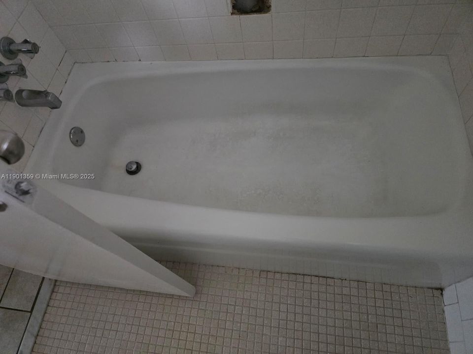 Под контрактом: $1,500 (1 спален, 1 ванн, 730 Квадратных фут)