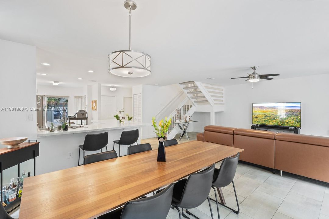 Recently Rented: $3,950 (3 beds, 2 baths, 1898 Square Feet)