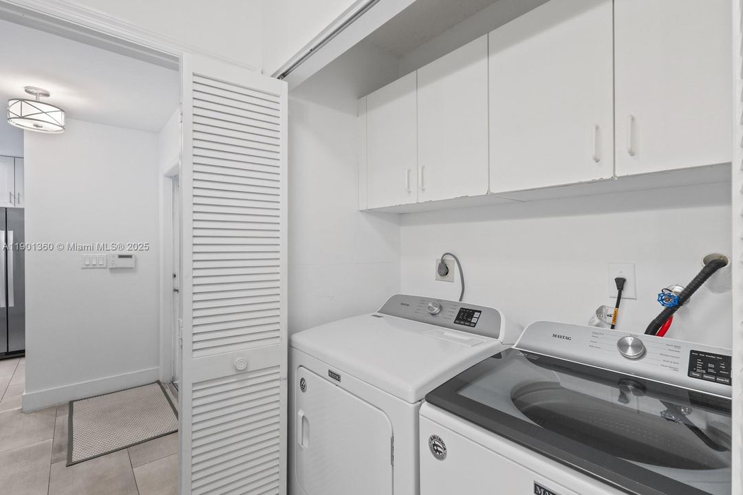 Recently Rented: $3,950 (3 beds, 2 baths, 1898 Square Feet)