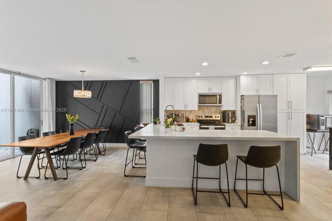 Recently Rented: $3,950 (3 beds, 2 baths, 1898 Square Feet)