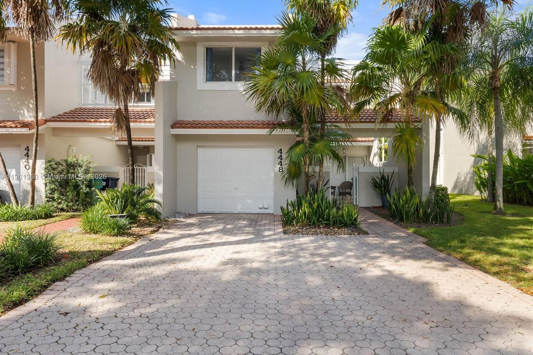 Recently Rented: $3,950 (3 beds, 2 baths, 1898 Square Feet)