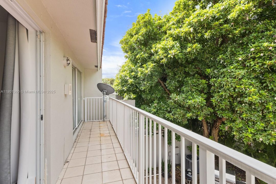 Recently Rented: $3,950 (3 beds, 2 baths, 1898 Square Feet)