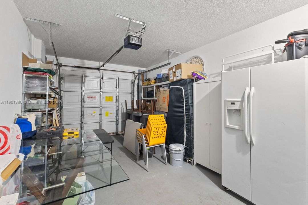 Recently Rented: $3,950 (3 beds, 2 baths, 1898 Square Feet)