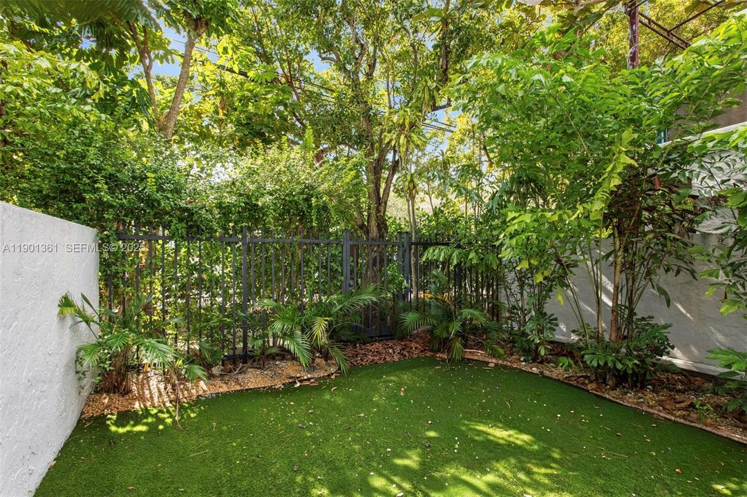 待售: $699,000 (1 贝兹, 1 浴室, 680 平方英尺)