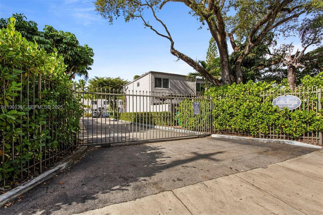 待售: $699,000 (1 贝兹, 1 浴室, 680 平方英尺)