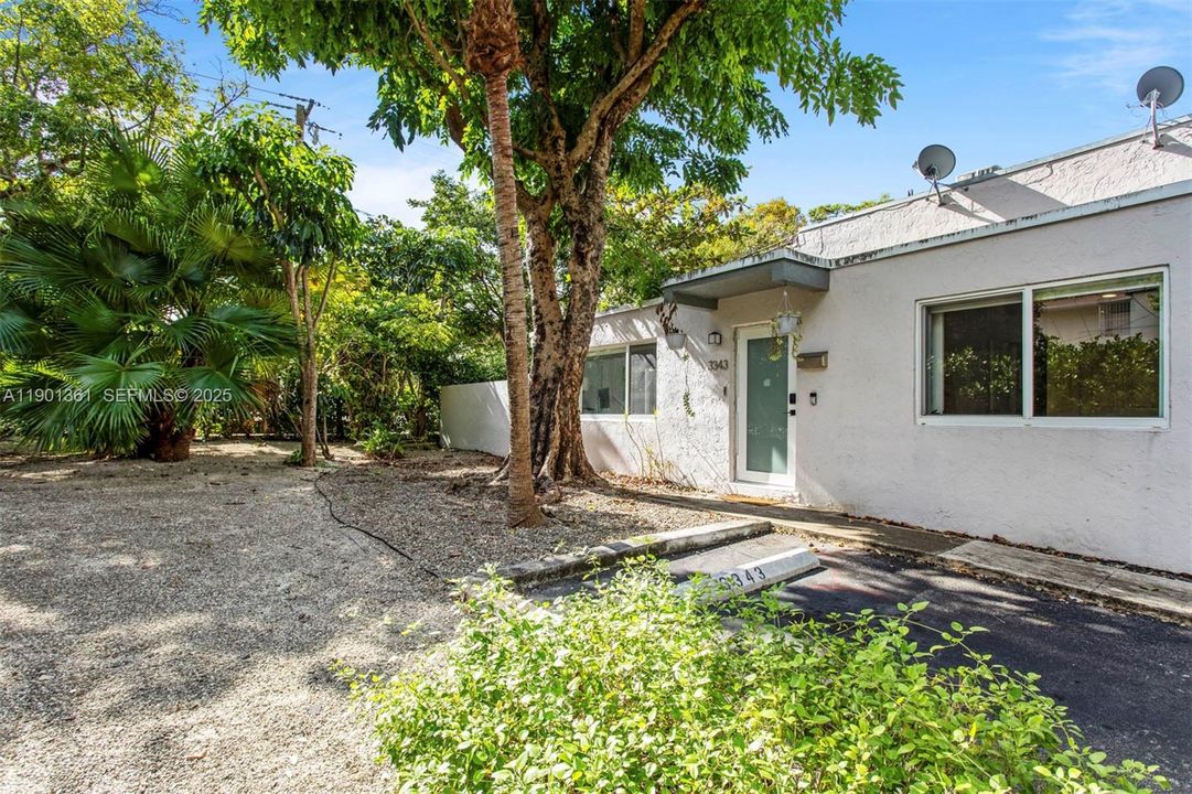 待售: $699,000 (1 贝兹, 1 浴室, 680 平方英尺)