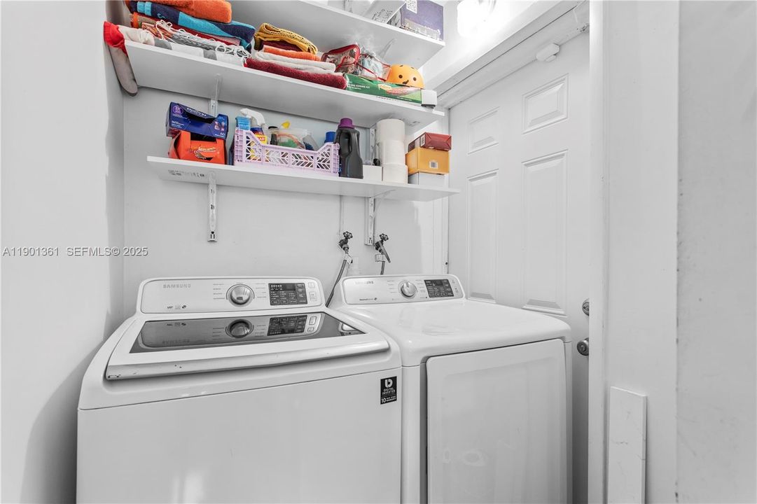 待售: $699,000 (1 贝兹, 1 浴室, 680 平方英尺)