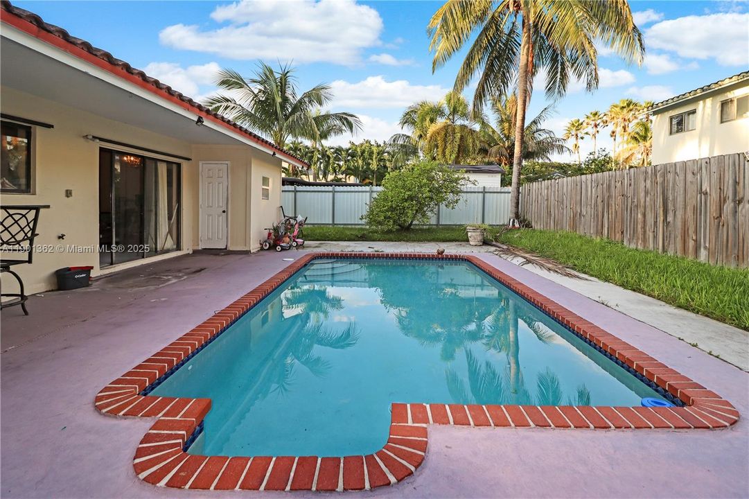 For Sale: $630,000 (4 beds, 2 baths, 1635 Square Feet)