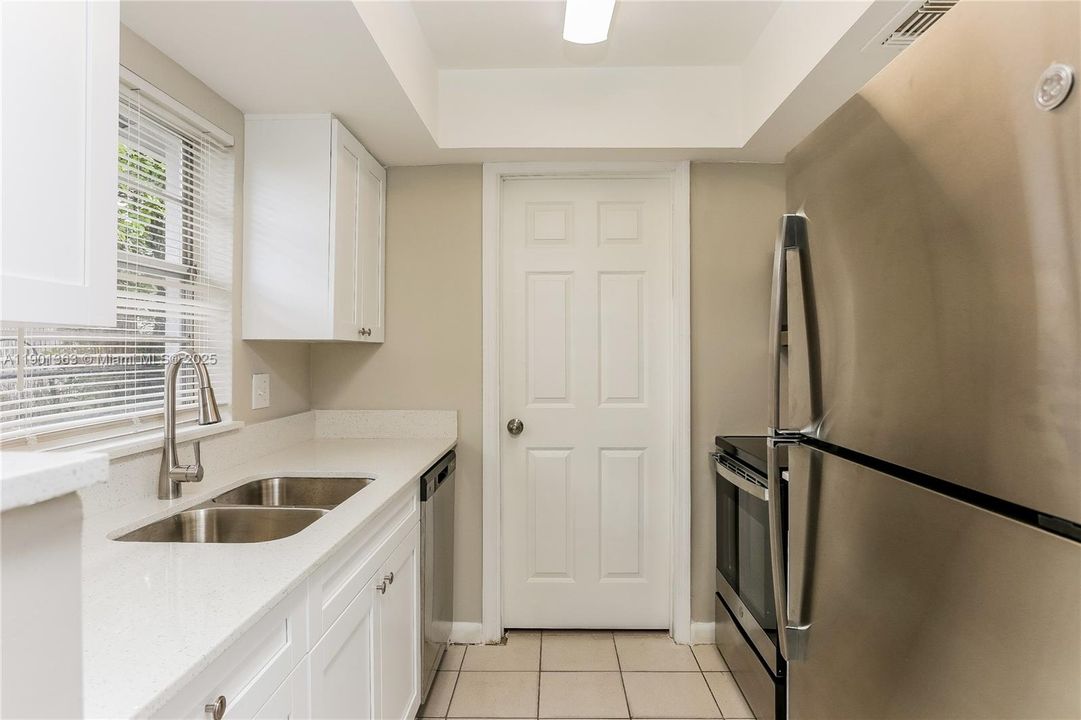 最近租的: $2,935 (3 贝兹, 2 浴室, 1404 平方英尺)