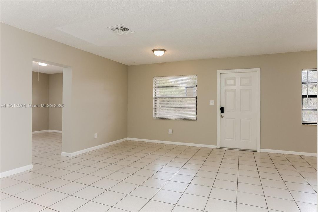 最近租的: $2,935 (3 贝兹, 2 浴室, 1404 平方英尺)