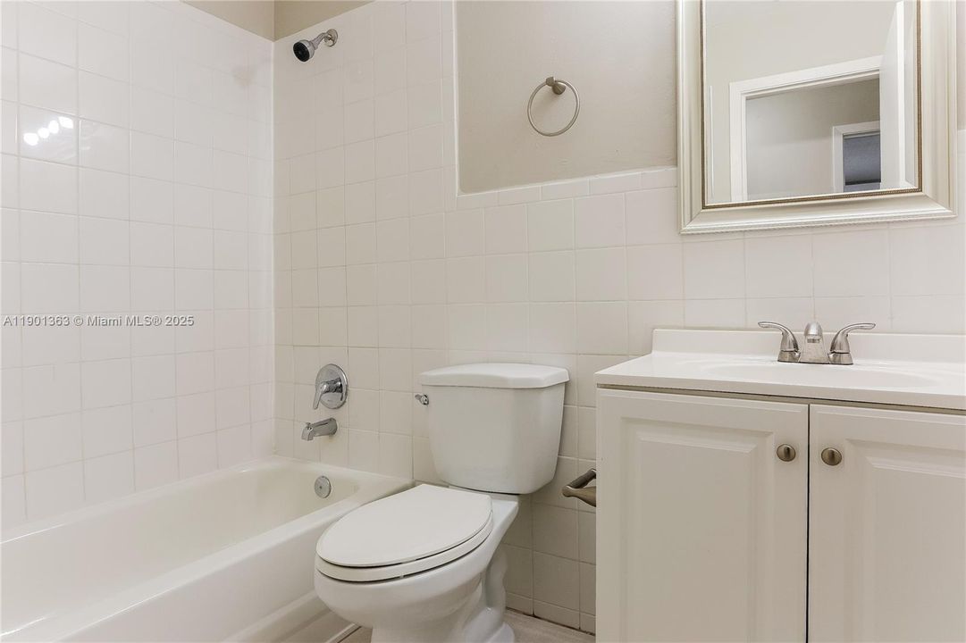 最近租的: $2,935 (3 贝兹, 2 浴室, 1404 平方英尺)