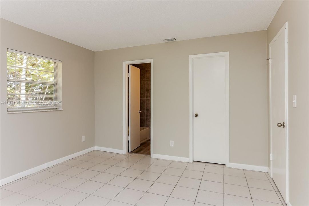 最近租的: $2,935 (3 贝兹, 2 浴室, 1404 平方英尺)