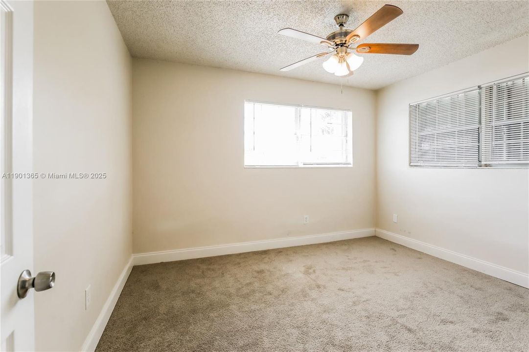 For Rent: $2,945 (3 beds, 2 baths, 1396 Square Feet)