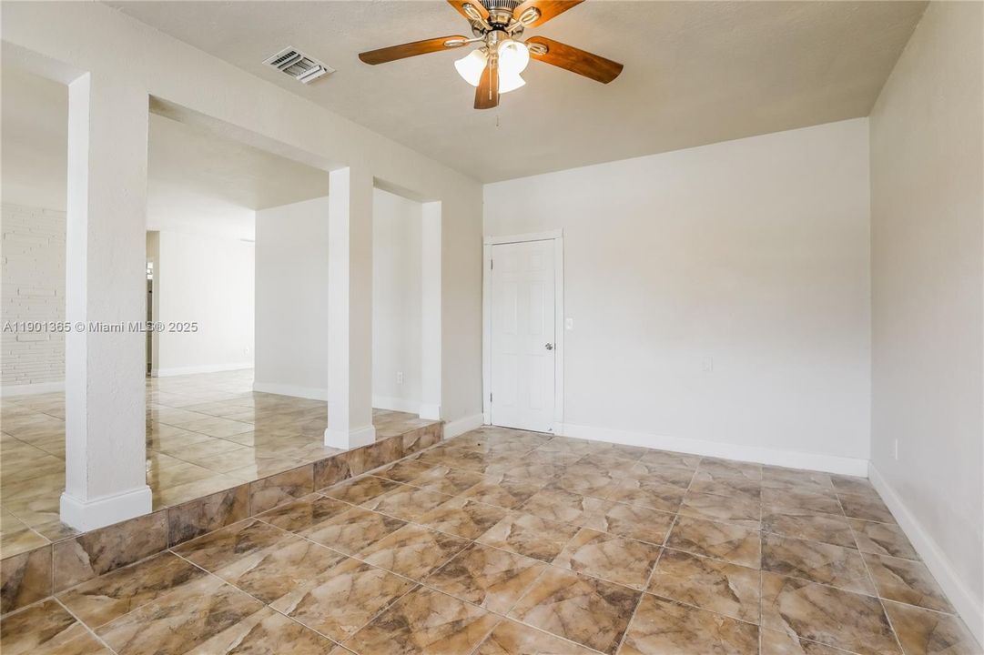 For Rent: $2,945 (3 beds, 2 baths, 1396 Square Feet)