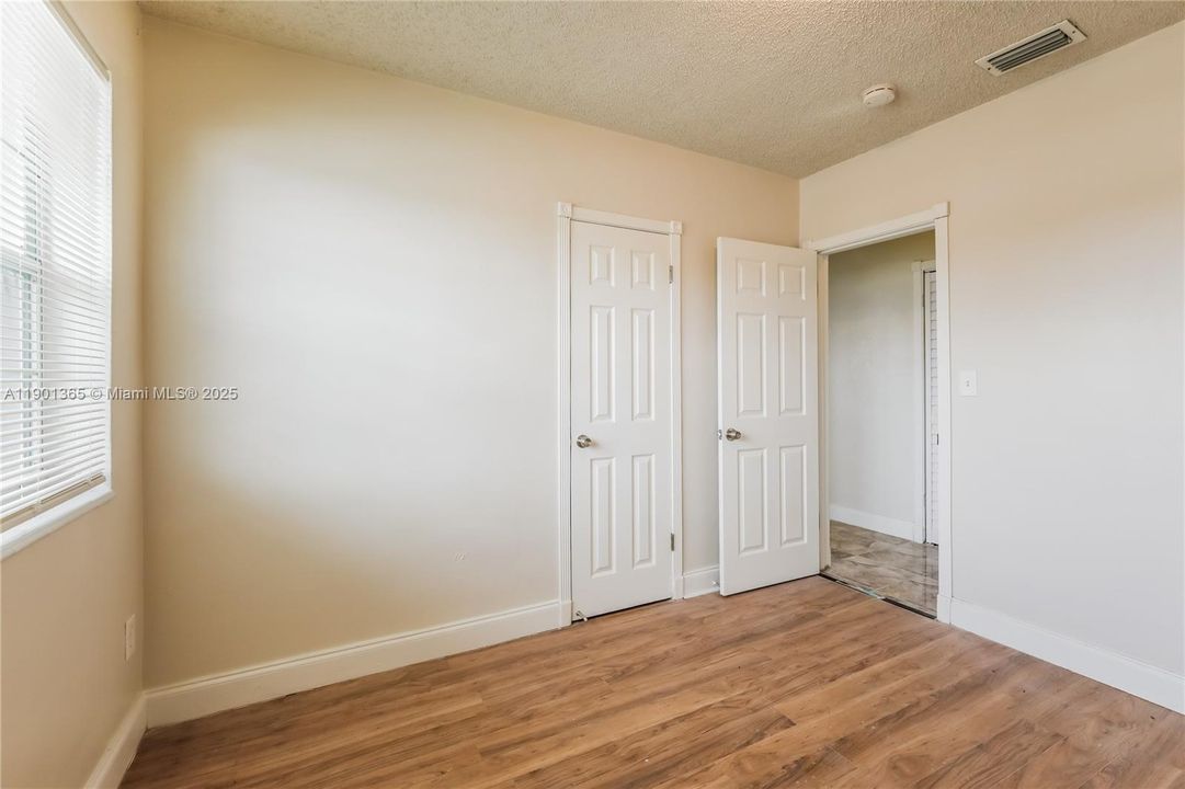 For Rent: $2,945 (3 beds, 2 baths, 1396 Square Feet)