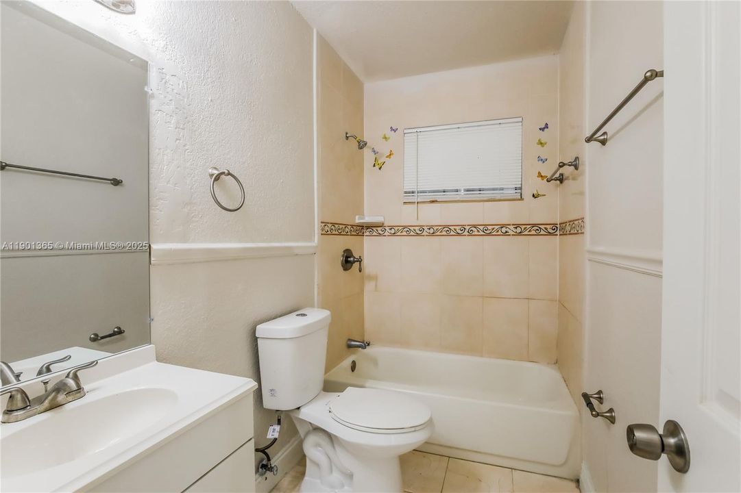 For Rent: $2,945 (3 beds, 2 baths, 1396 Square Feet)