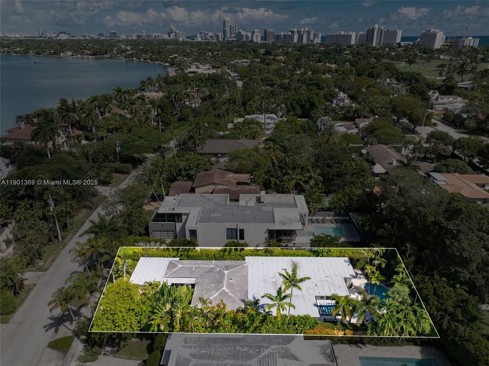 For Sale: $5,999,000 (5 beds, 3 baths, 3980 Square Feet)