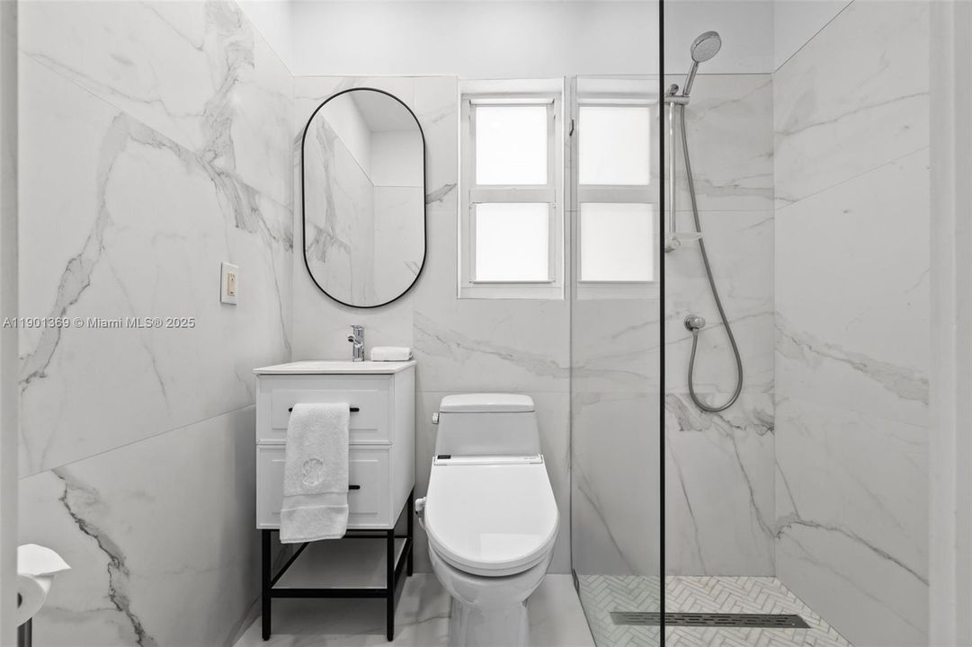 For Sale: $5,999,000 (5 beds, 3 baths, 3980 Square Feet)