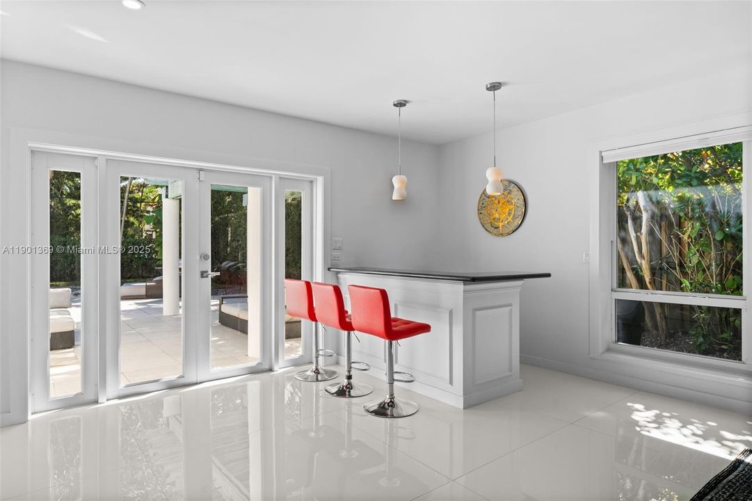 For Sale: $5,999,000 (5 beds, 3 baths, 3980 Square Feet)