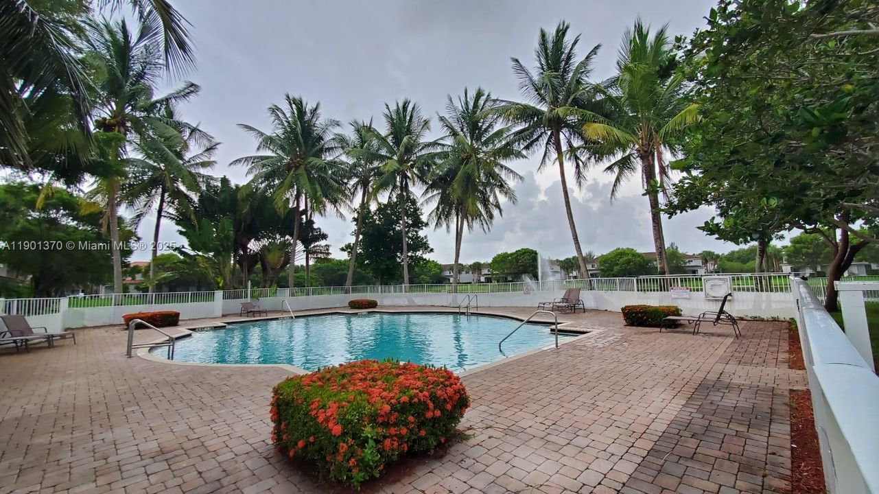 En Venta: $349,900 (2 camas, 2 baños, 1056 Pies cuadrados)