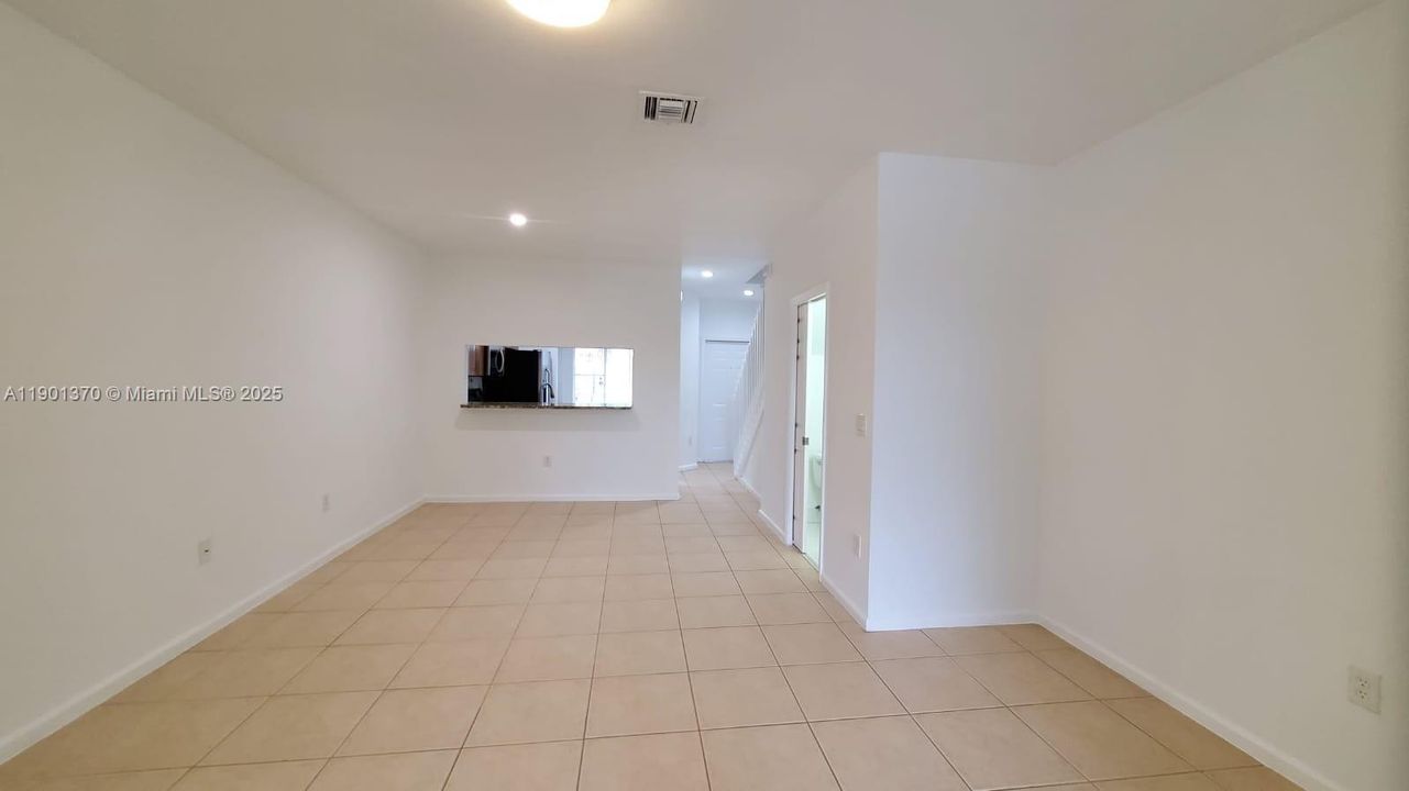 En Venta: $349,900 (2 camas, 2 baños, 1056 Pies cuadrados)