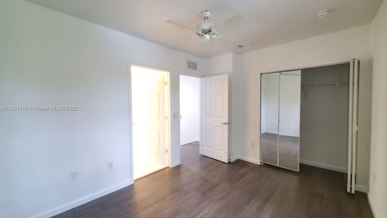 En Venta: $349,900 (2 camas, 2 baños, 1056 Pies cuadrados)