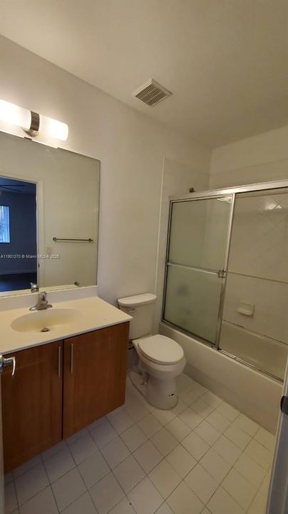 En Venta: $349,900 (2 camas, 2 baños, 1056 Pies cuadrados)