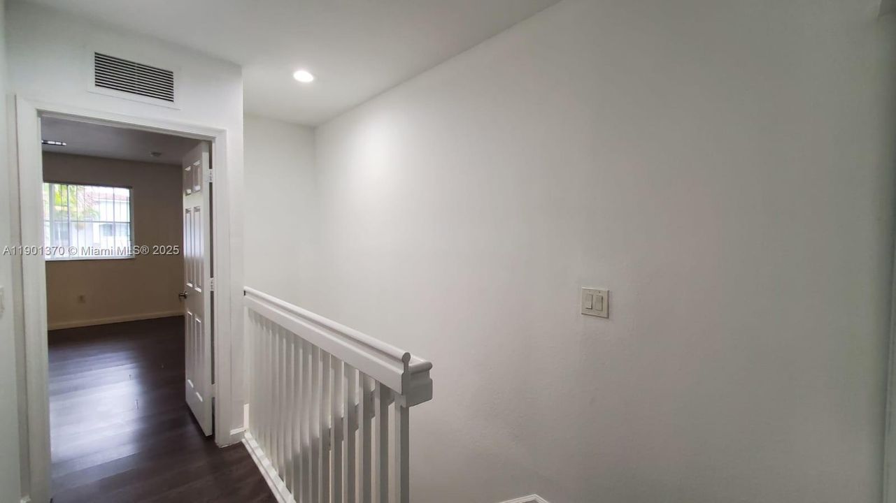 En Venta: $349,900 (2 camas, 2 baños, 1056 Pies cuadrados)