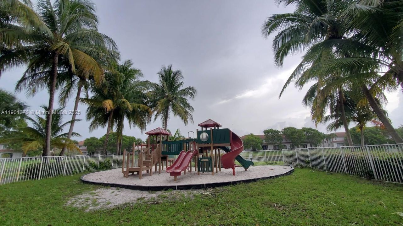 En Venta: $349,900 (2 camas, 2 baños, 1056 Pies cuadrados)