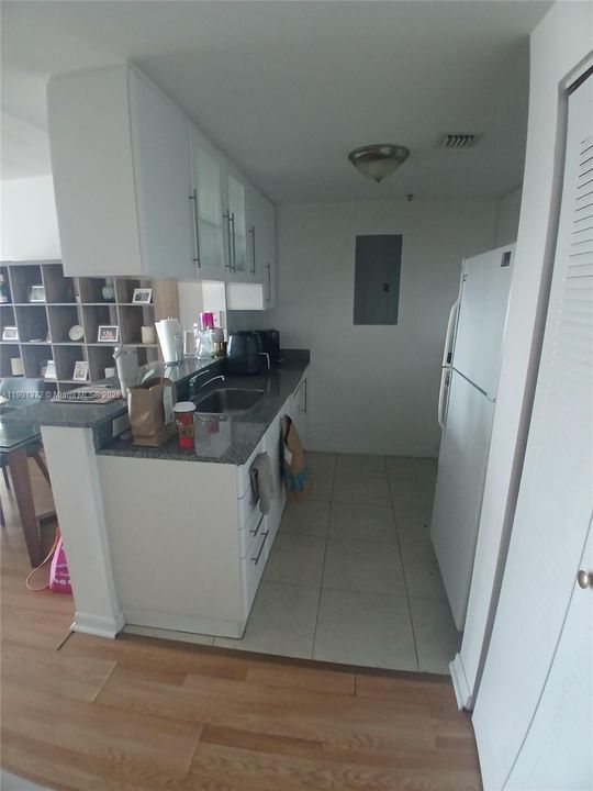 For Rent: $3,100 (2 beds, 2 baths, 1040 Square Feet)