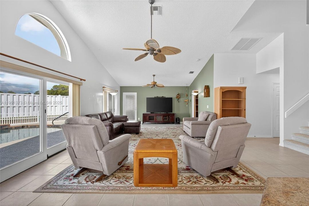 For Sale: $750,000 (3 beds, 2 baths, 2735 Square Feet)