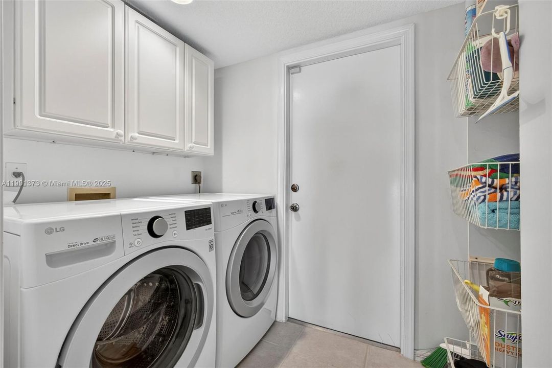 For Sale: $750,000 (3 beds, 2 baths, 2735 Square Feet)