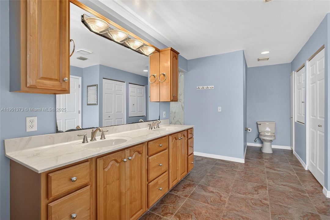 For Sale: $750,000 (3 beds, 2 baths, 2735 Square Feet)