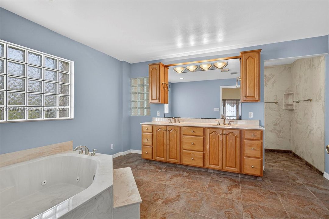 For Sale: $750,000 (3 beds, 2 baths, 2735 Square Feet)