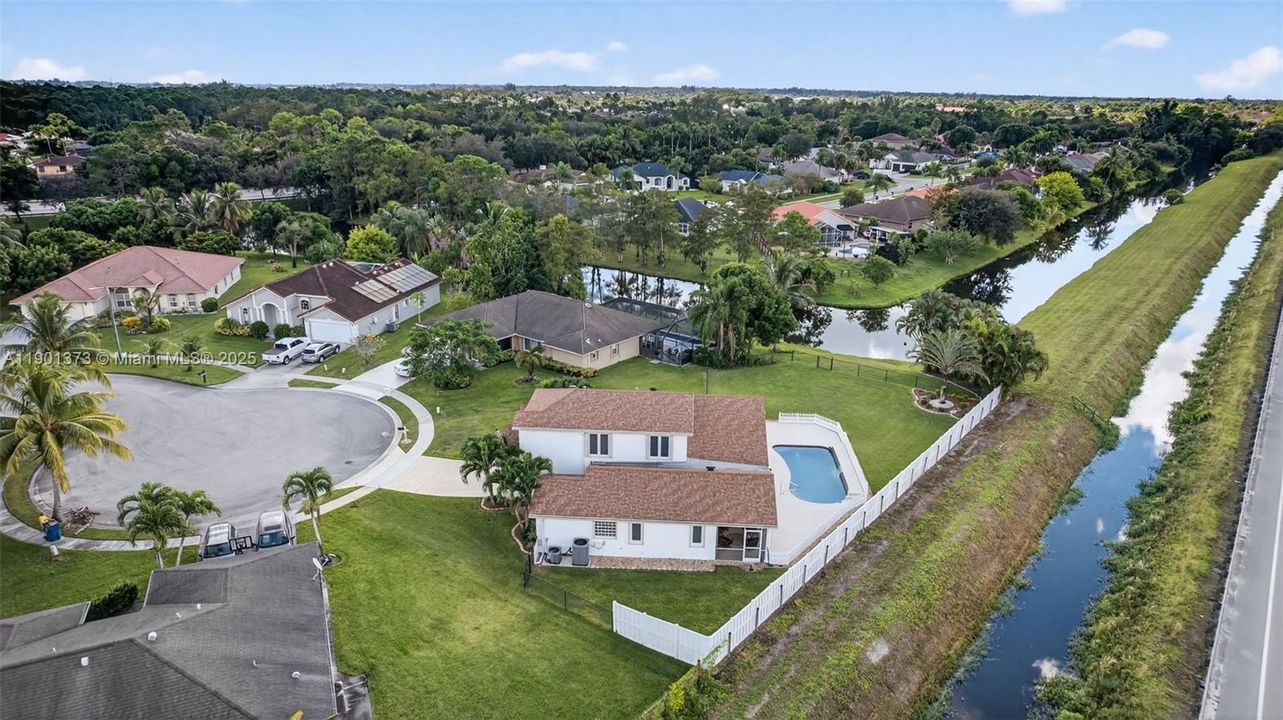 For Sale: $750,000 (3 beds, 2 baths, 2735 Square Feet)