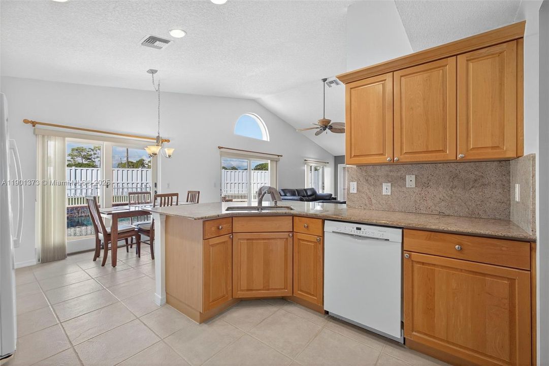 For Sale: $750,000 (3 beds, 2 baths, 2735 Square Feet)