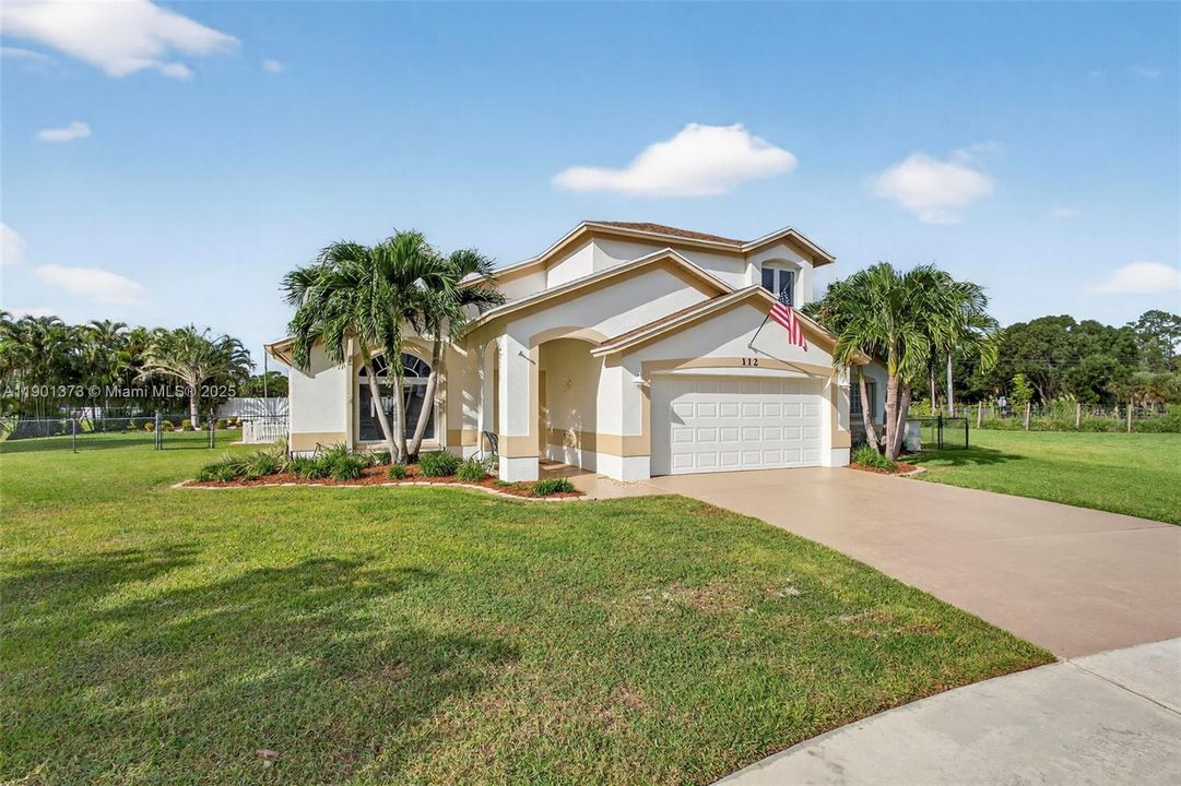 For Sale: $750,000 (3 beds, 2 baths, 2735 Square Feet)