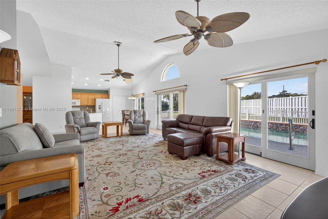 For Sale: $750,000 (3 beds, 2 baths, 2735 Square Feet)