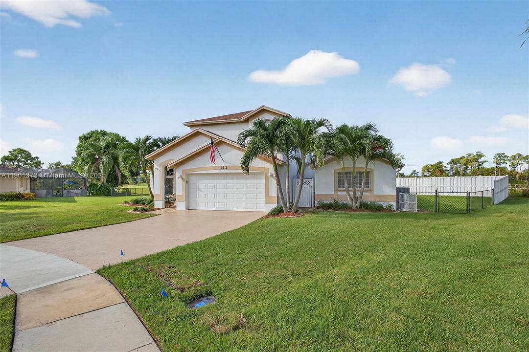 For Sale: $750,000 (3 beds, 2 baths, 2735 Square Feet)