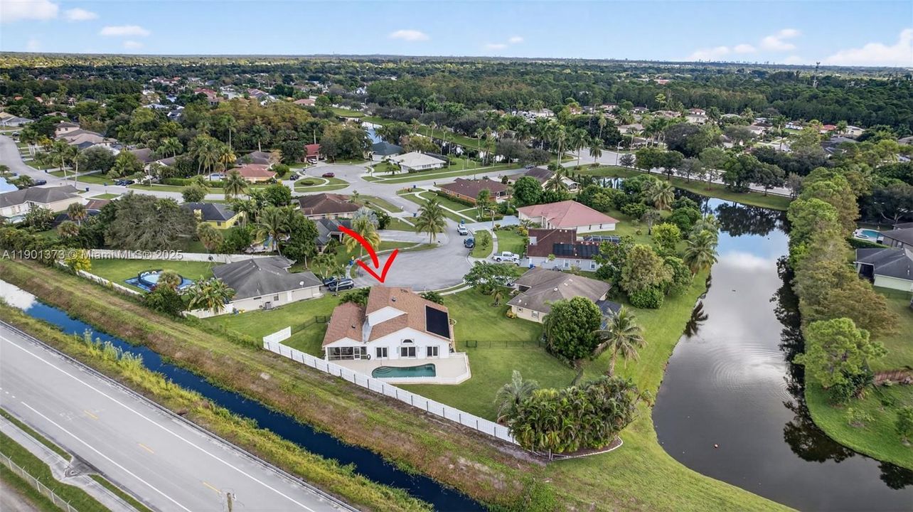 For Sale: $750,000 (3 beds, 2 baths, 2735 Square Feet)