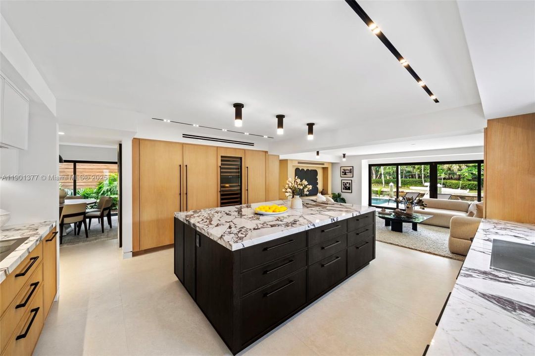 En Venta: $7,500,000 (4 camas, 4 baños, 3665 Pies cuadrados)