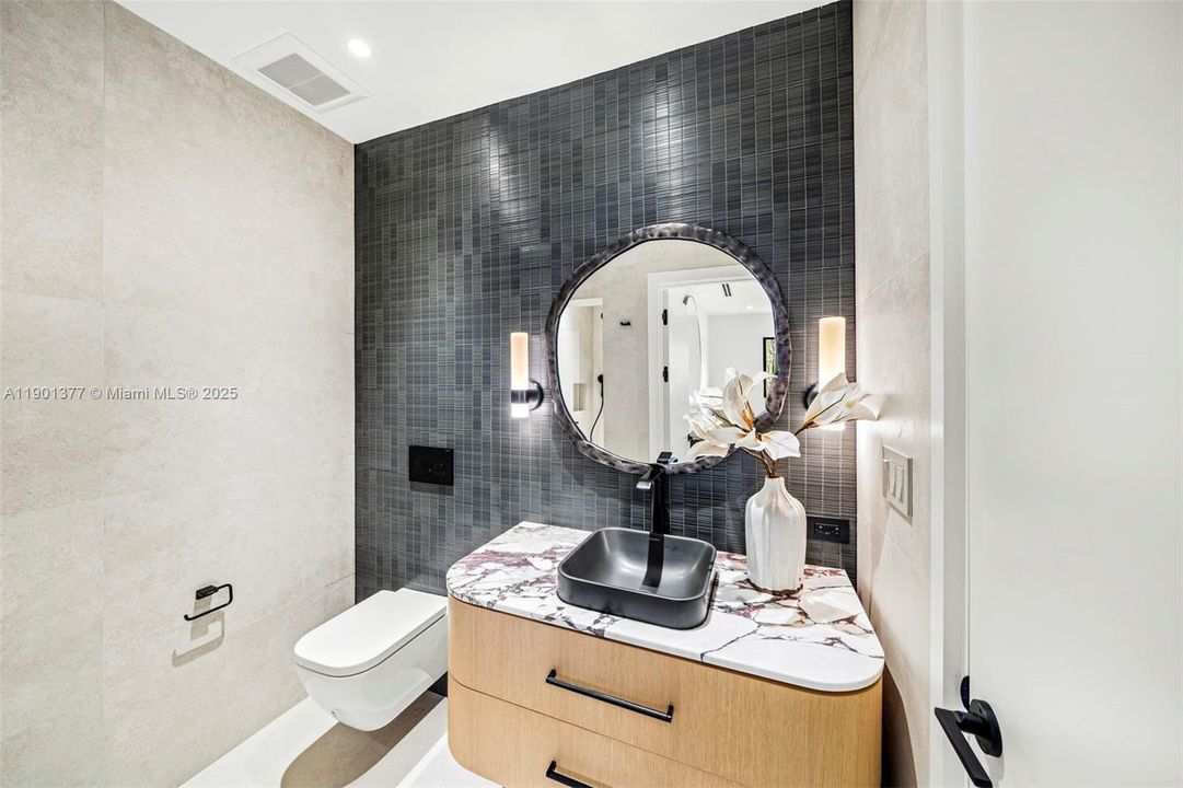 En Venta: $7,500,000 (4 camas, 4 baños, 3665 Pies cuadrados)