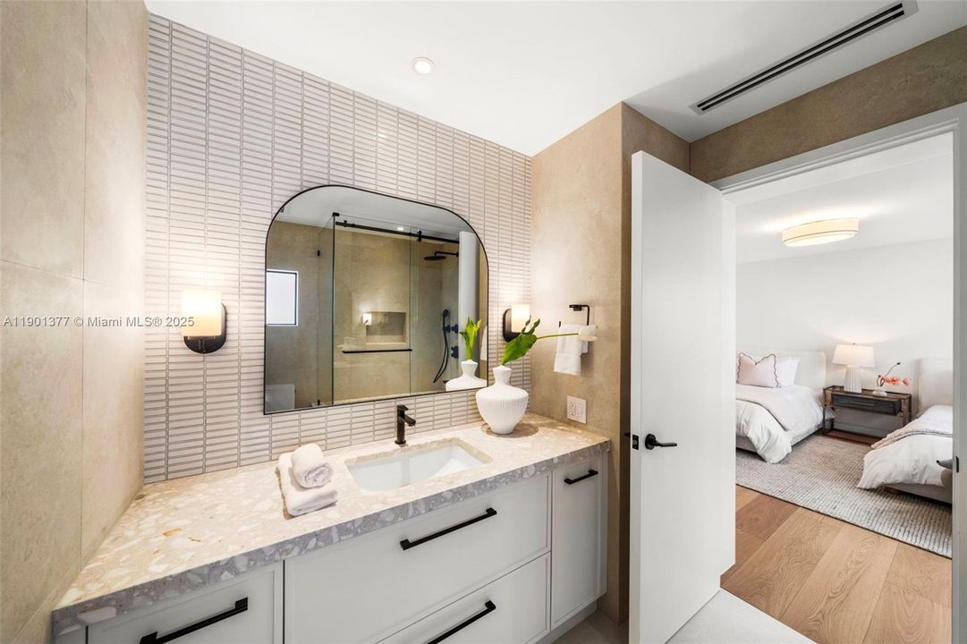 En Venta: $7,500,000 (4 camas, 4 baños, 3665 Pies cuadrados)