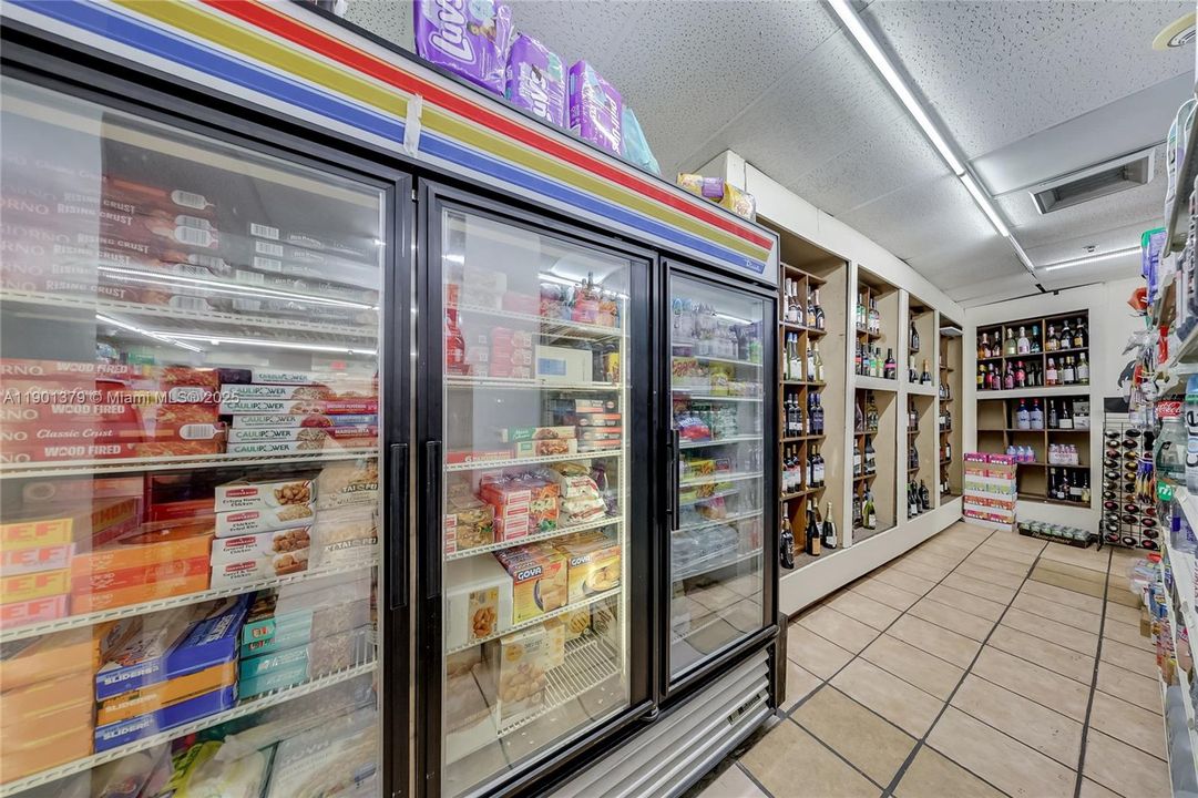 For Rent: $6,000 (2 beds, 2 baths, 1460 Square Feet)