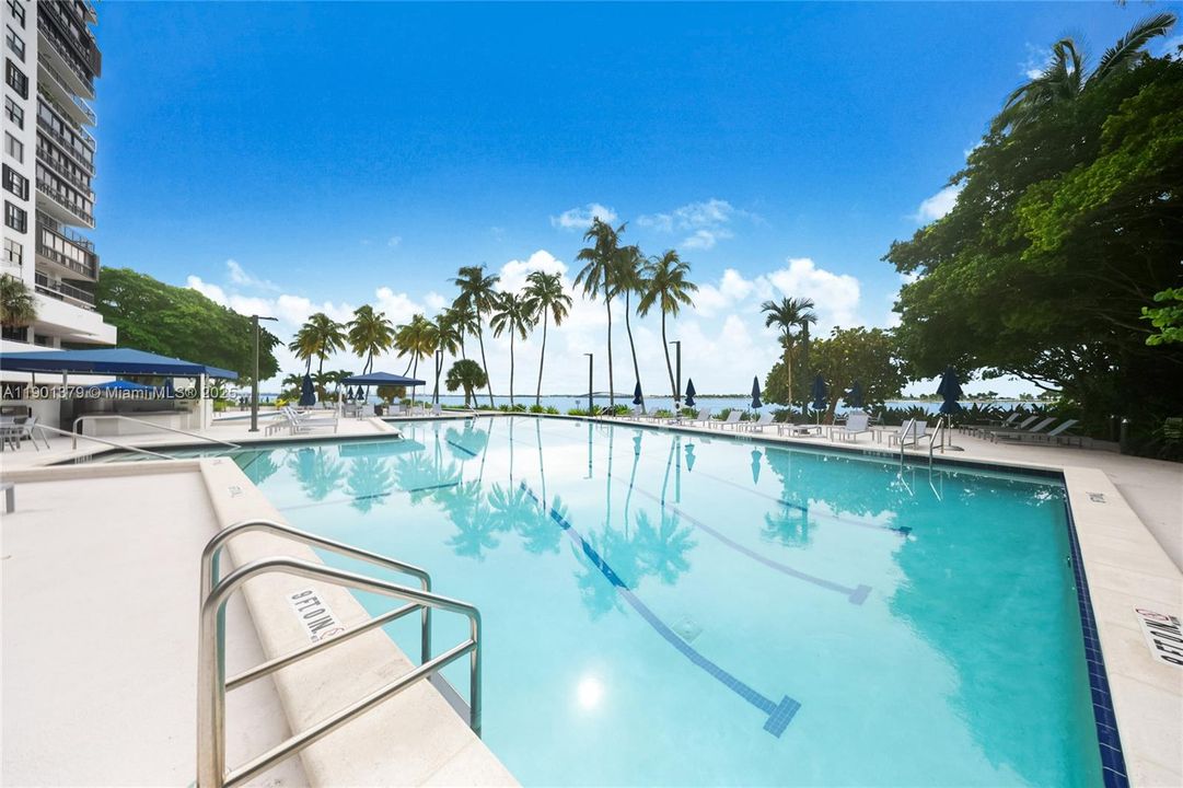 For Rent: $6,000 (2 beds, 2 baths, 1460 Square Feet)